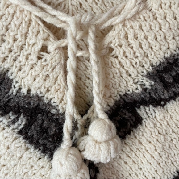 Vintage Handmade Shawl - Picture 2 of 6